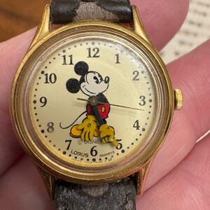 Vintage Disney Lorus Mickey Mouse Gold Watch